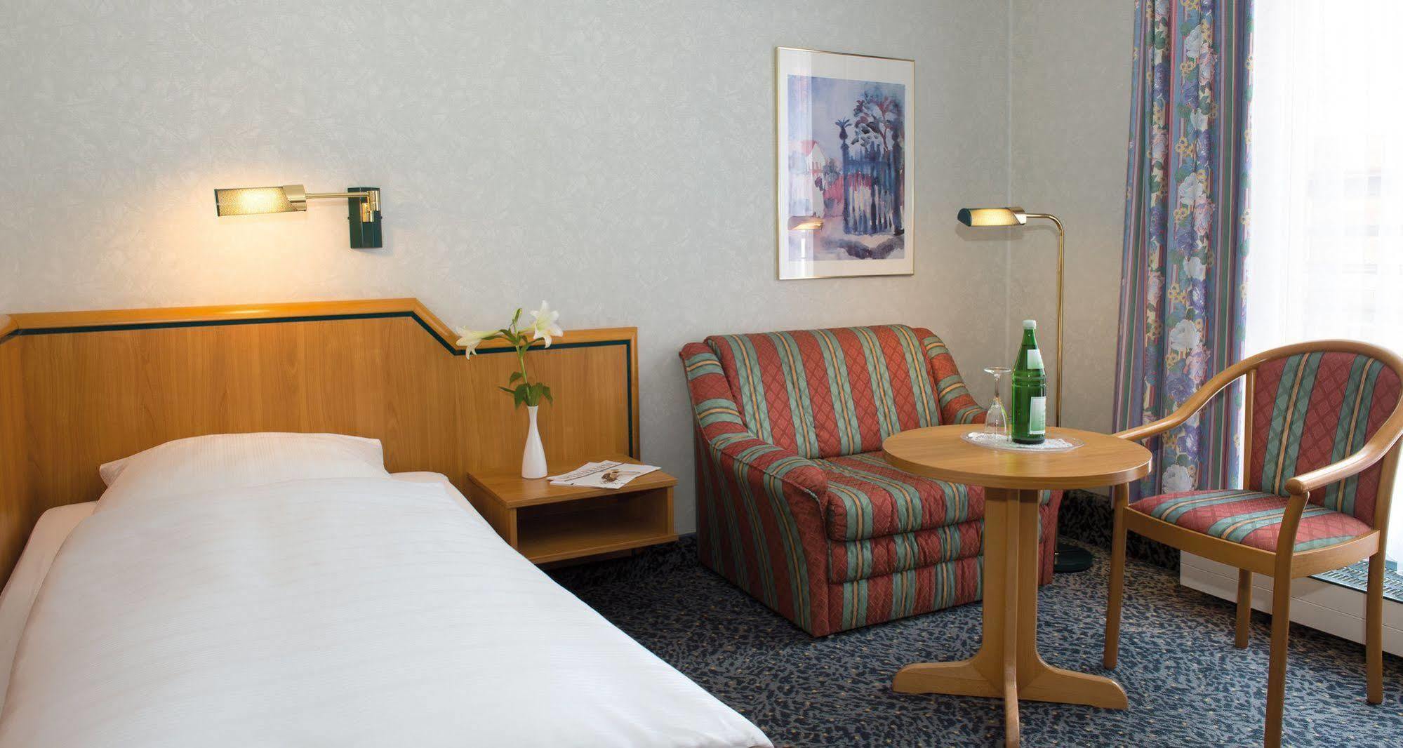 Victor'S Residenz-Hotel Teistungenburg מראה חיצוני תמונה